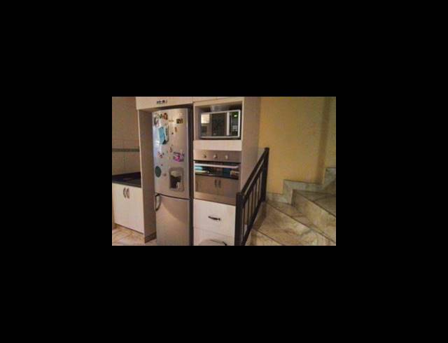 3 BEDROOM TOWNHOUSE FOR SALE IN THERESAPARK